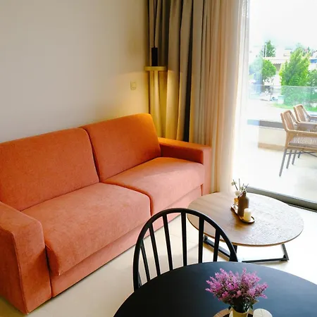 Almondo Apartahotel