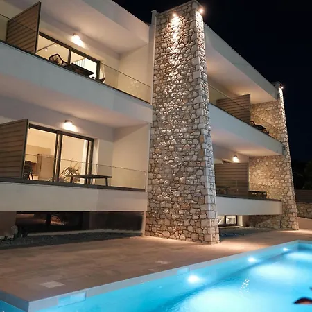 Almondo 4*